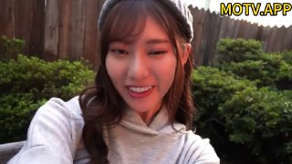 我揉倒了无防备地露出黑丝的姐姐的大屁股在里面中出了。美谷朱里